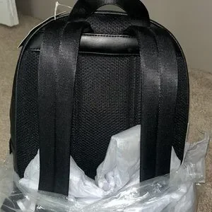 Michael Kors | Bags | Beautiful Xlarge Michael Kors Backpack  display picture 1